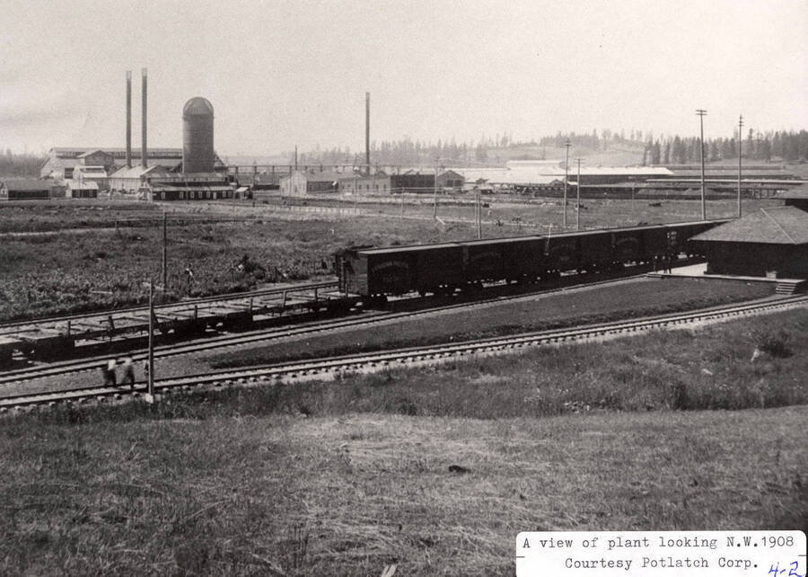 A photograph looking northwest over the plant courtesy of the Potlatch Corporation.