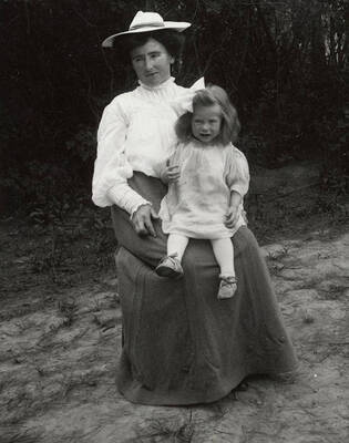 A photograph of an unknown mother and child.