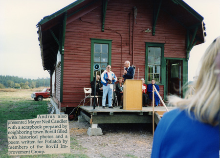Photograph of Mayor Neil Candler and Governor Cecil Andrus at the dedication of Scenic 6 Park.