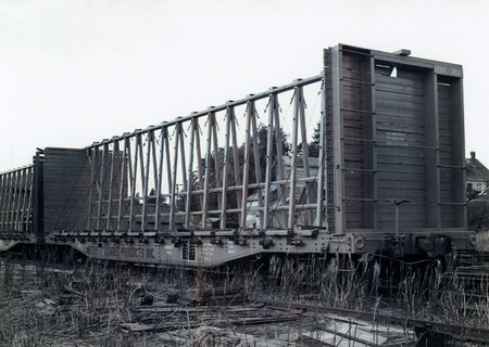 Photograph of Bennett Lumber Products, Inc. Lumber Car #303. Ed Austin Photos.