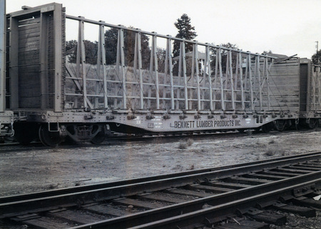 Photograph of Bennett Lumber Products, Inc. Lumber Car #331. Ed Austin Photos.
