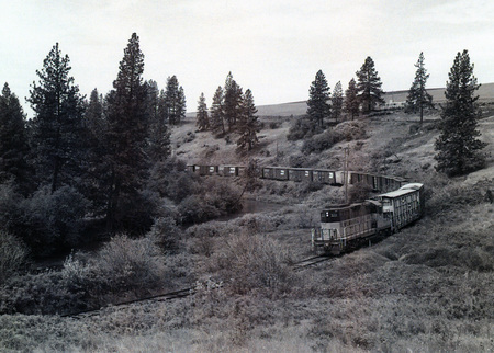Photograph of the WI&M between Palouse and Potlatch. Ed Austin Photos.