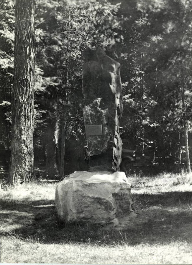 The monument unveiled at Laird Park. Written on the back of the photograph is 'Monument unveiled Laird Park Aug. 21 1937'