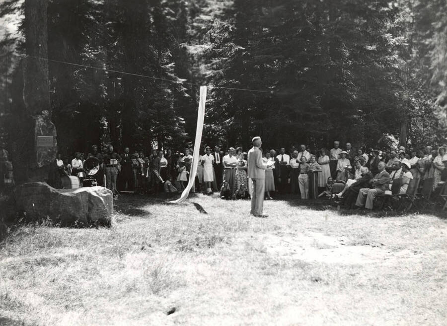 Rev. W.A. Hitchcock addressing the crowd.