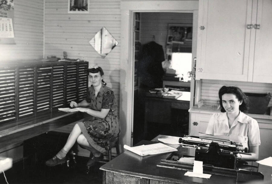 Secretary and clerk in an office.