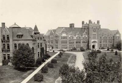 Pictured are Niccholls Home economics building (on the left) and the University of Idaho Administrative building.