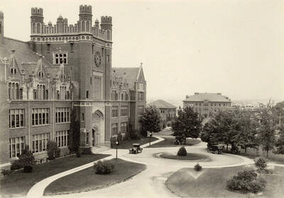 Pictured are the University of Idaho administrative building and the circular drive. Also in the background is the life sciences building.