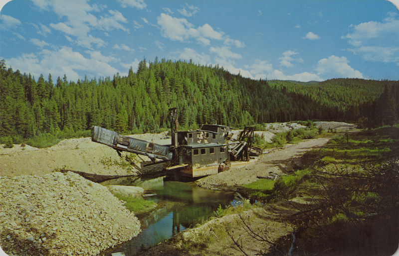 Gold dredge on Crooked River between Elk City and Orogrande.