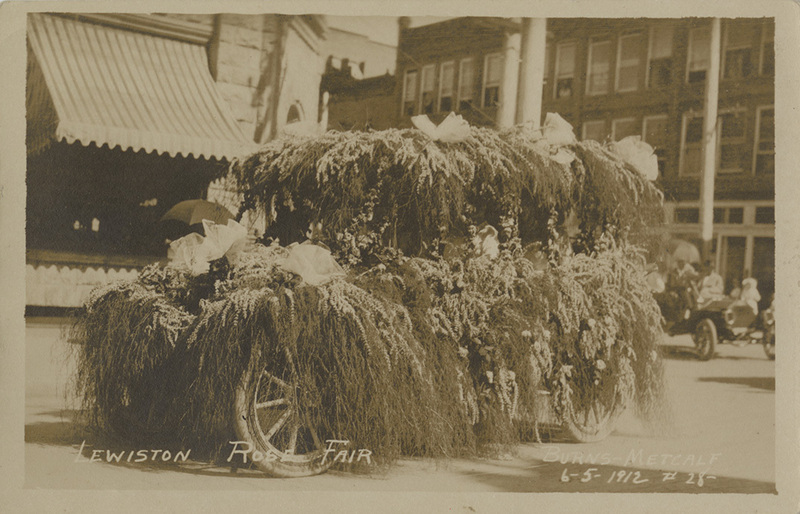 Postcard of a float in the Lewiston Rose Fair Parade in 1912.