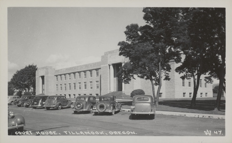 Postcard of the Tillamook County courthouse in Tillamook, Oregon.