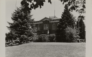 Postcard of the Latah County Courthouse in Moscow, Idaho.