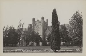 Postcard of the Administration building on the University of Idaho campus in Moscow, Idaho.