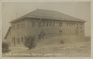 Postcard of the Metallurgical Building, now Art and Architecture, on the University of Idaho campus in Moscow, Idaho.