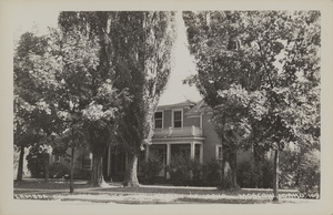 Postcard of the Lambda Chi Alpha house on the University of Idaho campus in Moscow, Idaho.