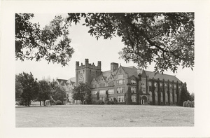 Postcard of the Administration Building on the University of Idaho campus in Moscow, Idaho.