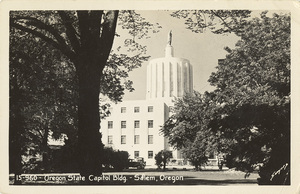 Postcard is a black and white photograph of the Oregon State Capitol building in Salem, Oregon.