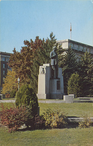 Postcard is a photo of the Steunenberg Statue facing the Idaho State Capitol building in Boise, Idaho.  |  Steunenberg Statue, Boise, Idaho. The statue stands across Jefferson Street facing the main steps to the Idaho State Capitol. The Commission was organized in 1907 with W.A. Coughanour as president to erect the statue, it was dedicated in 1927. Frank Steunenberg served as Governor of Idaho from 1897 to 1900. He was assassinated in 1905.