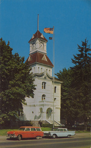 Postcard of the Benton County Courthouse in Corvallis, Oregon. | Corvallis, Oregon. Benton Count Courthouse, Benton County, in the heart of the Timber Country is noted for its production of fine furniture.