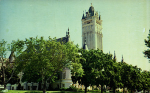 Postcard of the Spokane County Courthouse in Spokane, Washington. | Spokane County Court House, Spokane, Washington. The Spokane County Court House was built in 1895 on four feet of solid rock foundations at a cost of $273,600. This unusual structure of beautiful architecture continues to serve Spokane County and offers tourists an unusual attraction. The Castle-like lighted tower can be seen from miles around.