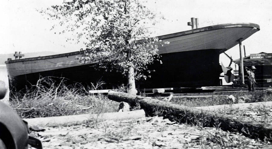 The steamboat Tyee II while it is under construction. Donated by Marjorie (Paul) Roberts through Priest Lake Museum.