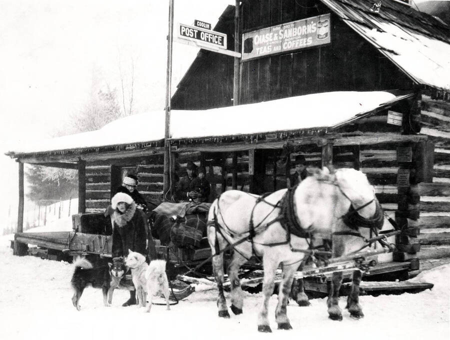 Nell Shipman and others in front of the Leonard Paul Store with a horse-drawn sled. Coolin, Idaho. Donated by Marjorie (Paul) Roberts through Priest Lake Museum.