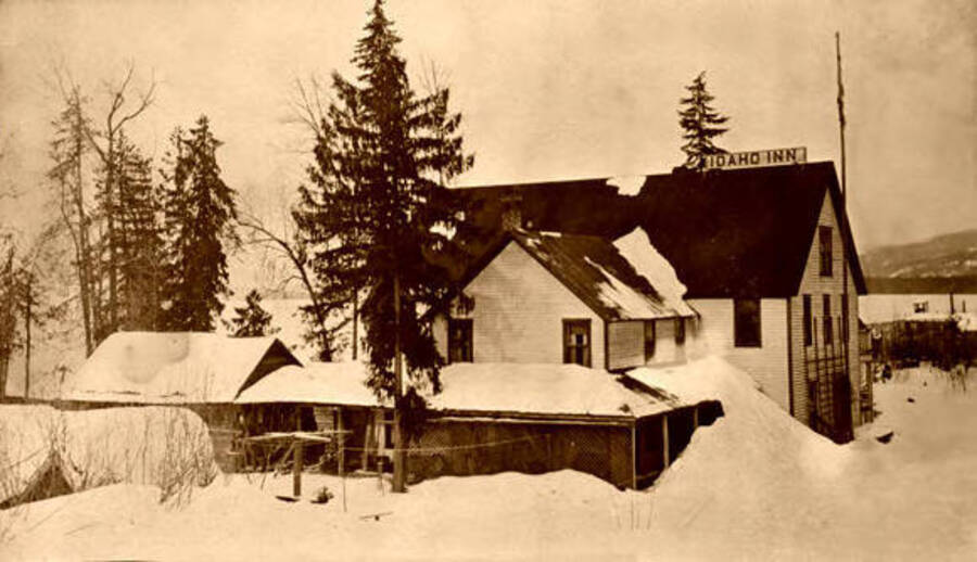 View of the Idaho Inn at Coolin, Idaho. Donated by Harriet (Klein) Allen via Priest Lake Museum.