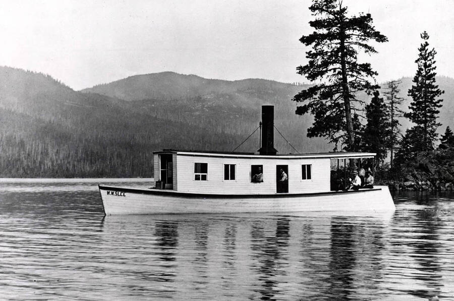 Side view of the steamboat 'W.W. Slee.' Donated by Harriet (Klein) Allen through Priest Lake Museum.