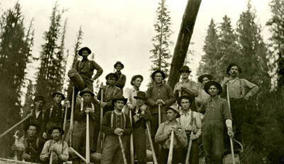 Group photograph of the Beardmore river crew on west branch of the Priest River, Idaho. Donated by Viv Beardmore through Priest Lake Museum.