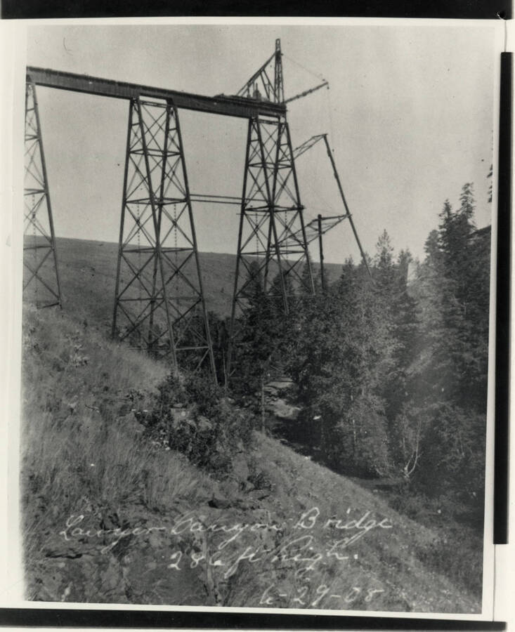 Construction of the Lawyers Canyon railroad trestle.
