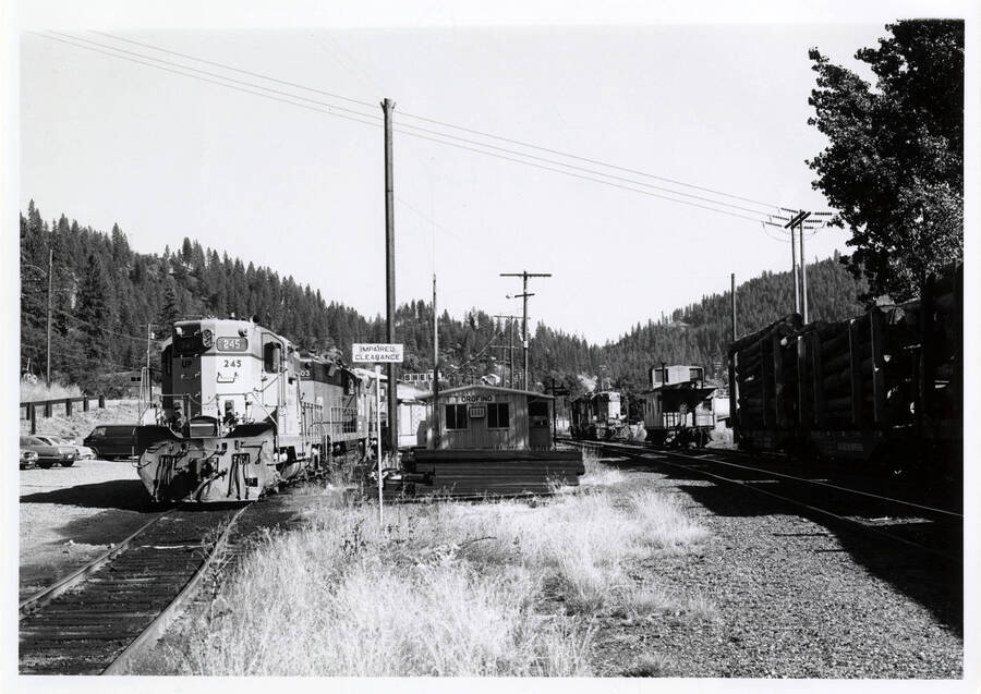 A photograph of Orofino train yards in the early evening - power is off at the Headquarters and Jayre Turn.
