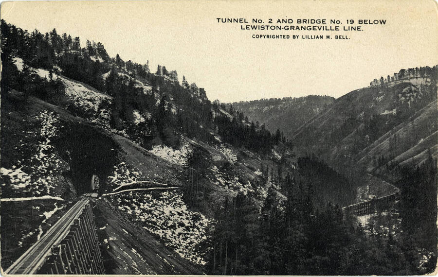 A postcard of The Loop and Bridge No. 19 below the Lewiston-Grangeville line of the Camas Prairie Railroad.