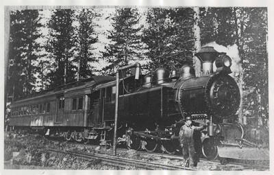 Passenger train on Winchester branch at Craig Junction.