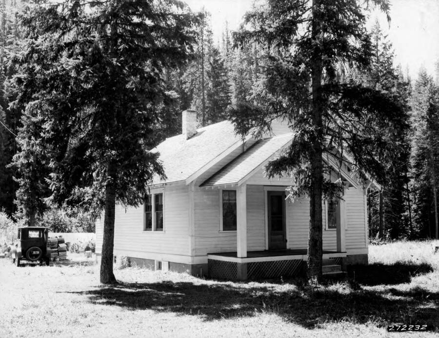 Dwelling at Powell Ranger Station, Swan, K. D., 1932