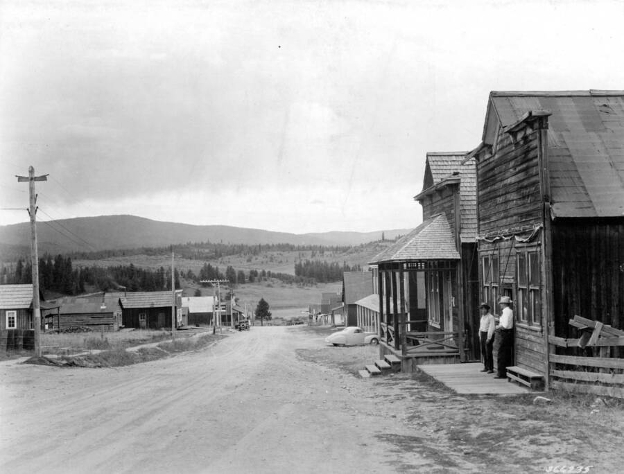 Main street in Elk City, Nezperce National Forest, Swan, K.D., 1938-08-01