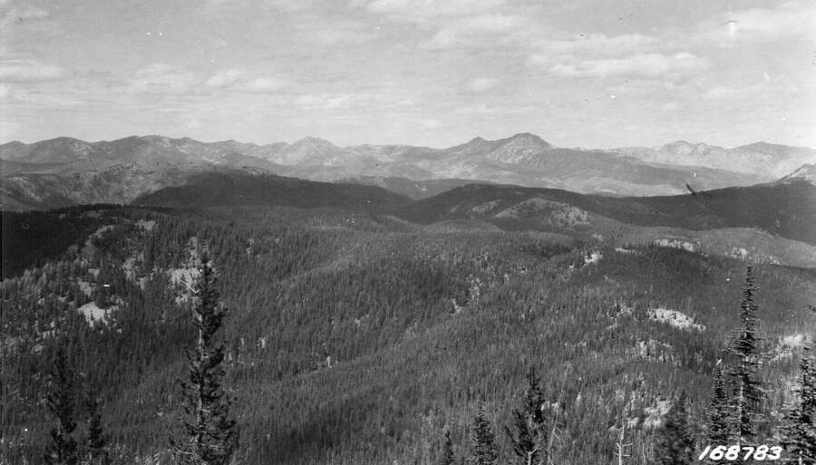 View from the Steep Hill Trail, El Capitan in center, Salmon Mountain District, Flint, Howard, 1922