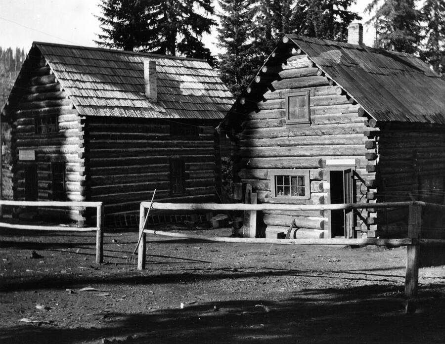 Operations-Administrative Structures, Adams Ranger Station, Fickes, C. P., 1921