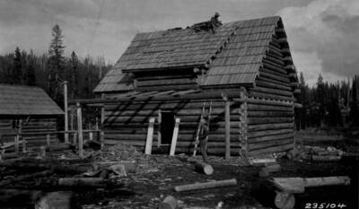 Elk Summit Ranger Station, Bell, William J., 1929