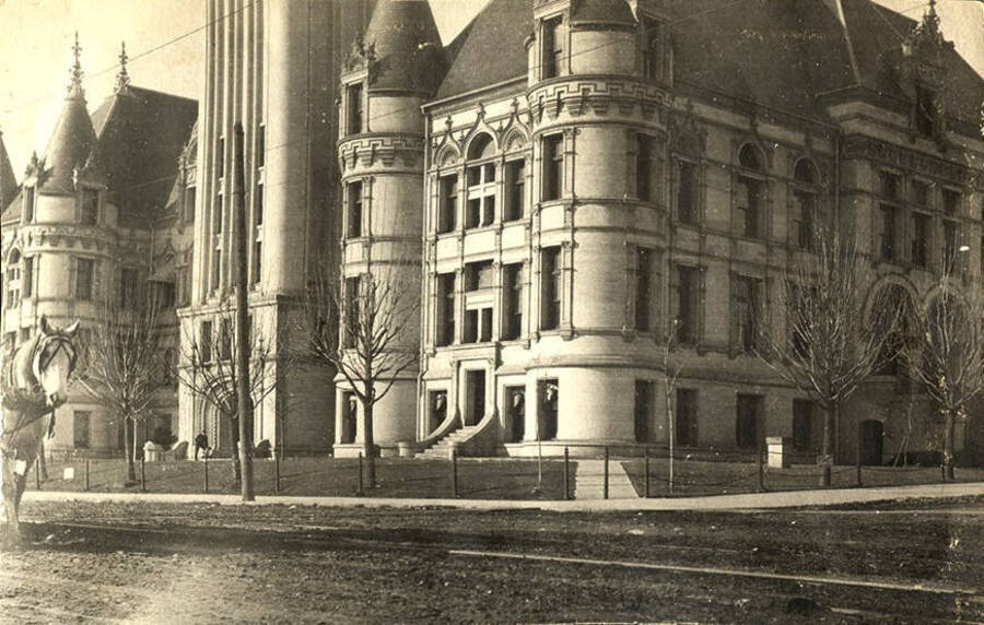 Exterior view of the courthouse in Spokane, Washington.