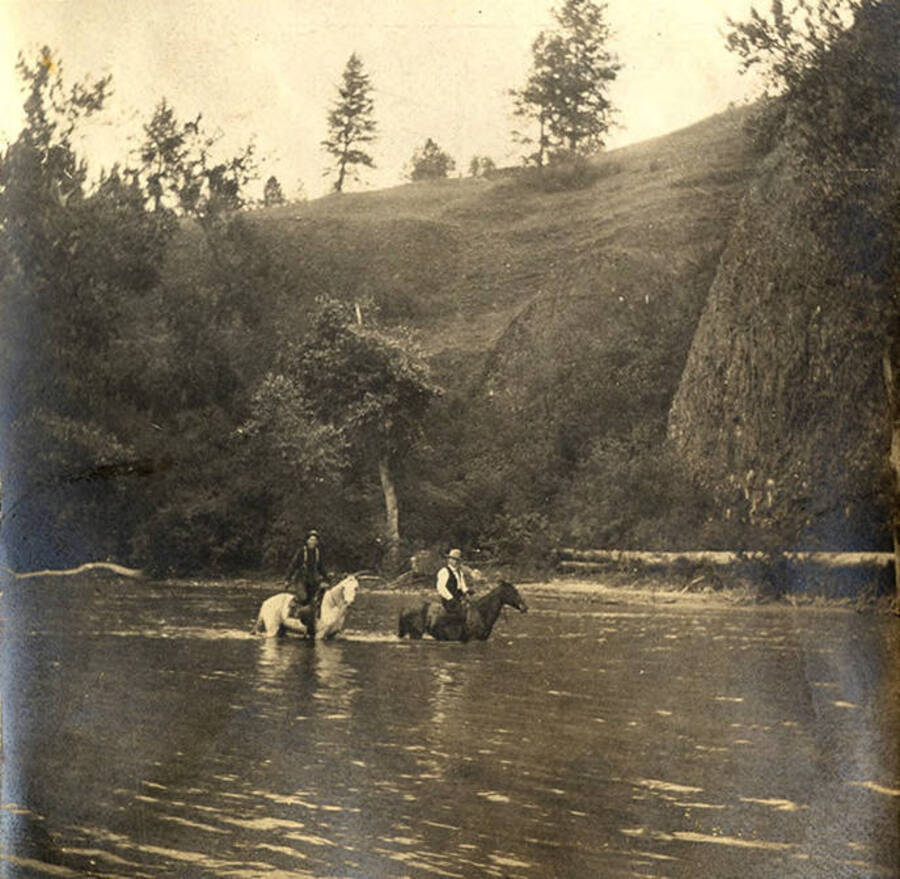 Fording the Clearwater (River).