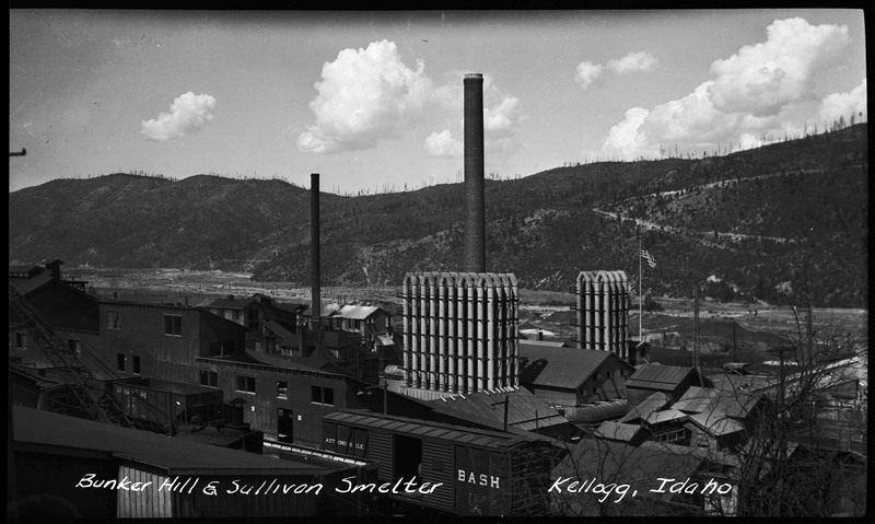 Image overlooking the Bunker Hill and Sullivan Smelter in Kellogg, Idaho.