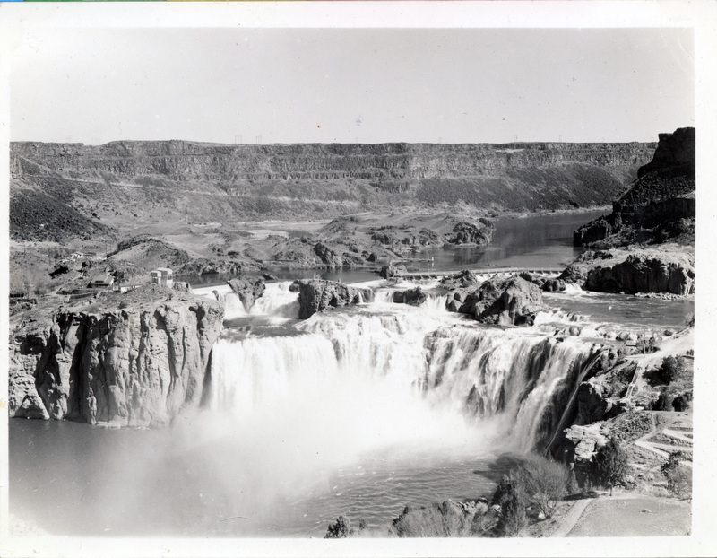 Arch Shoshone Falls