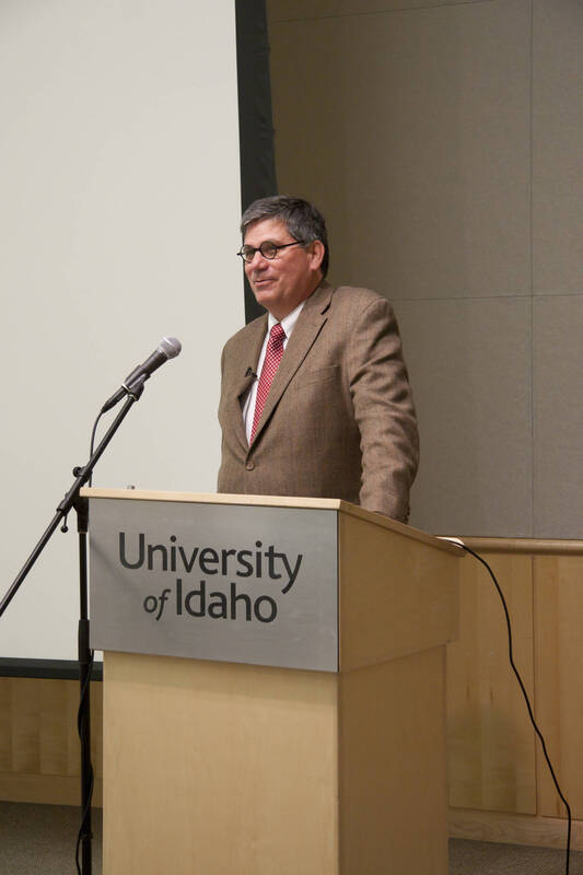 Photograph  1 of Mark Trahant's Colloquium Talk 'The full spectrum in a wheel: Less, more and the opposite spoke.' Mark Trahant is Editor-in-Residence for the School of Journalism and Mass Media and a member of Idaho's Shoshone-Bannock Tribe. Pictured: Mark Trahant.