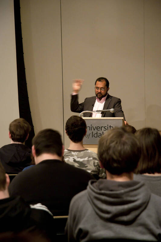 Photograph  4 of Marco Deyasi's Colloquium Talk 'Community Without Borders: Symbolism, Theosophy, and Anti-Colonialism in France, 1880-1910.' Marco Deyasi is Assistant Professor of Art and Design. Pictured: Marco Deyasi.