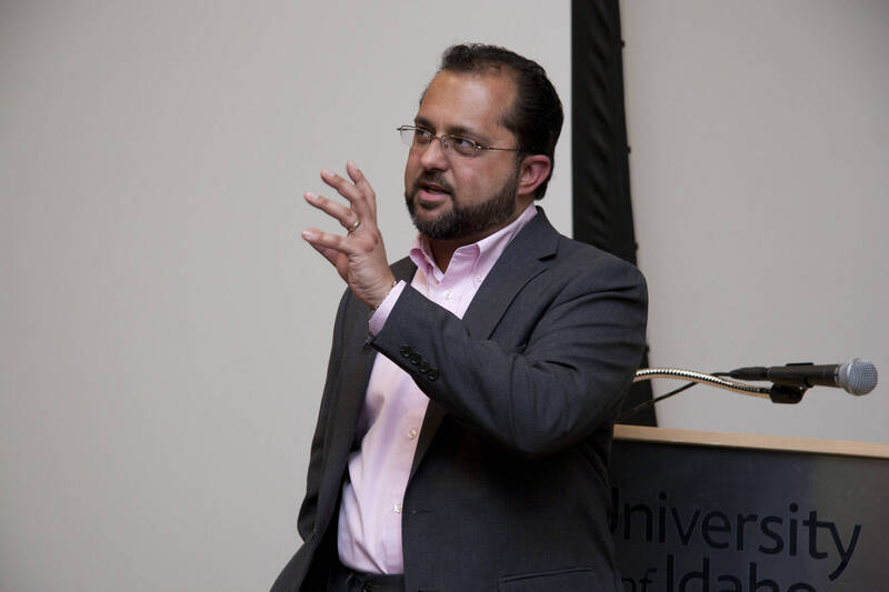 Photograph  9 of Marco Deyasi's Colloquium Talk 'Community Without Borders: Symbolism, Theosophy, and Anti-Colonialism in France, 1880-1910.' Marco Deyasi is Assistant Professor of Art and Design. Pictured: Marco Deyasi.