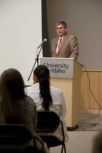 Photograph  4 of Mark Trahant's Colloquium Talk 'The full spectrum in a wheel: Less, more and the opposite spoke.' Mark Trahant is Editor-in-Residence for the School of Journalism and Mass Media and a member of Idaho's Shoshone-Bannock Tribe. Pictured: Mark Trahant.