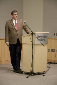 Photograph  8 of Mark Trahant's Colloquium Talk 'The full spectrum in a wheel: Less, more and the opposite spoke.' Mark Trahant is Editor-in-Residence for the School of Journalism and Mass Media and a member of Idaho's Shoshone-Bannock Tribe. Pictured: Mark Trahant.