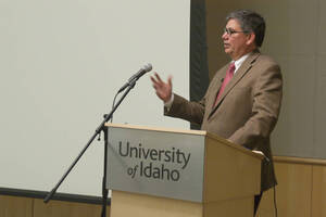Photograph  12 of Mark Trahant's Colloquium Talk 'The full spectrum in a wheel: Less, more and the opposite spoke.' Mark Trahant is Editor-in-Residence for the School of Journalism and Mass Media and a member of Idaho's Shoshone-Bannock Tribe. Pictured: Mark Trahant.
