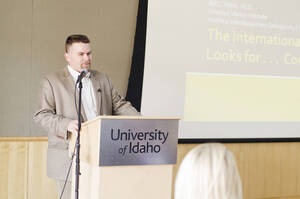 Photograph  1 of Bill Smith's Colloquium Talk 'The International Community Looks for...Community?.' Bill Smith is Director, Martin Institute and International Studies. Pictured: Bill Smith.
