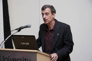 Photograph  3 of Sanford Eigenbrode's Colloquium Talk 'Notes from a Basically Applied Scientist.' Sanford Eigenbrode is Professor of Chemical Ecology and Chair of Entomology. Pictured: Sanford Eigenbrode.