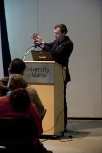Photograph  8 of Sanford Eigenbrode's Colloquium Talk 'Notes from a Basically Applied Scientist.' Sanford Eigenbrode is Professor of Chemical Ecology and Chair of Entomology. Pictured: Sanford Eigenbrode.